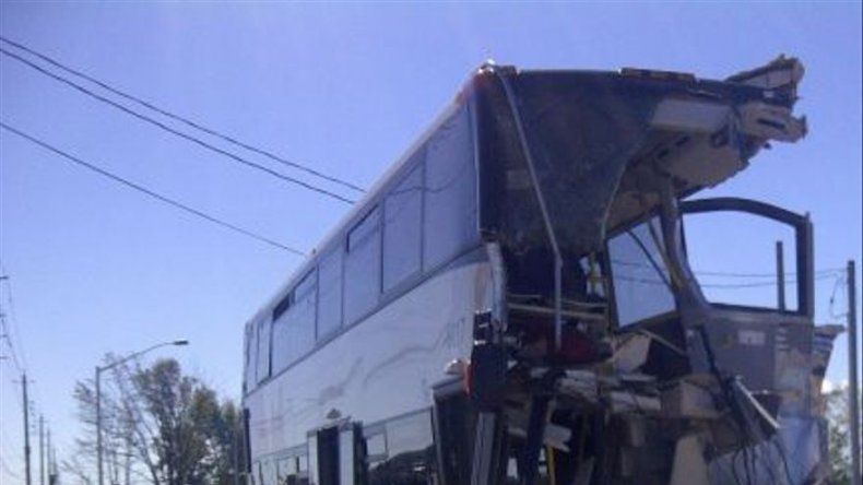 Analizan cajas de accidente de autobús que dejó 6 muertos en Canadá