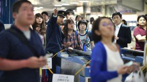 Más de 10 heridos en Japón por el terremoto en alta mar de 8