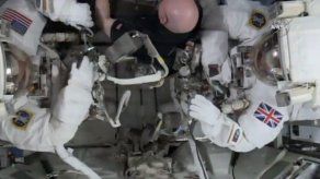 Primera caminata espacial de un astronauta británico
