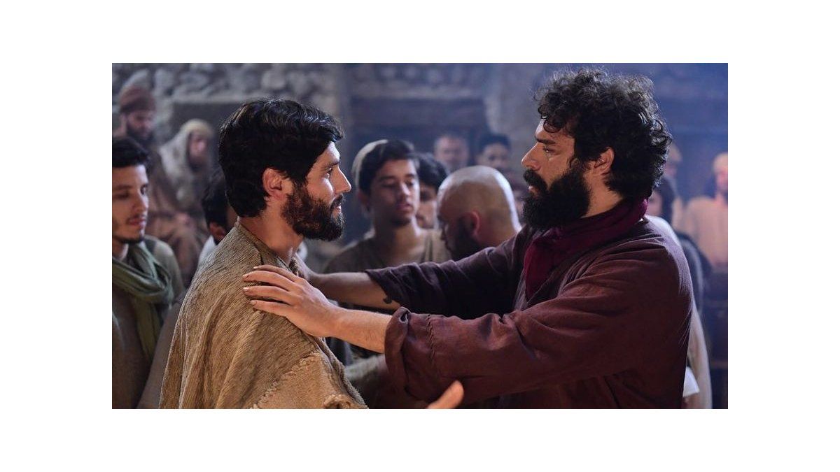 ¿Cuántas personas estuvieron detrás de la producción Jesús?