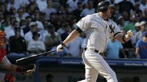 Giambi abre con el bate nueva oportunidad a Yanquis