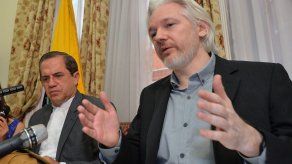 Ecuador ratifica decisión de proteger a Assange