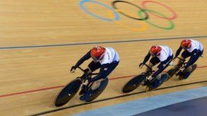 Gran Bretaña fija récord en persecución por equipos