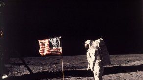 Aldrin pide recuerdos sobre el día del alunizaje