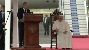 Raúl Castro agradece al papa apoyo en restablecimiento de relaciones con EEUU Raúl Castro agradece al papa apoyo en restablecimiento de relaciones con EEUU