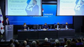 Anuncio del plan piloto Medicamentos Solidarios.