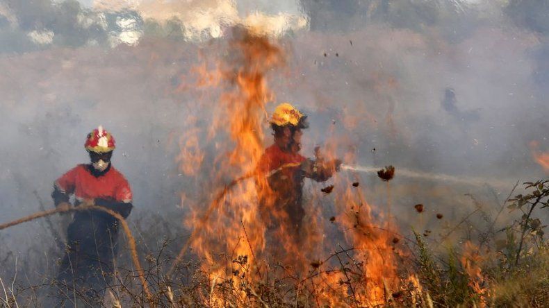 Incendio forestal en España obliga a desalojar mil personas