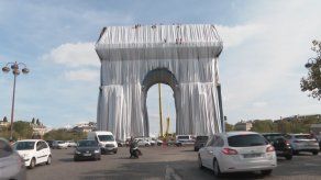 Empieza el empaquetado del Arco del Triunfo de París