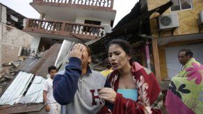 Terremoto en Ecuador deja al menos 238 personas muertas