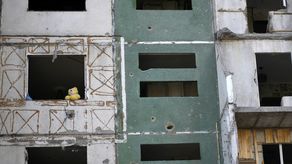 Se esperaba que llegara ayuda financiera de un origen inesperado para los niños desplazados por la guerra en Ucrania, ya que el periodista ruso Dmitry Muratov subastaba su medalla del Premio Nobel de la Paz en Nueva York.