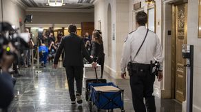 Esto significa que podría haber nuevas revelaciones sobre las finanzas del otrora empresario que violó las normas políticas al negarse a dar a conocer sus declaraciones cuando aspiraba a la presidencia.