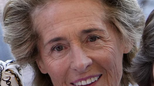 Caroline Cayeux tuiteó su arrepentimiento, diciendo que sus palabras fueron “inapropiadas” y envió una carta a los grupos contra la discriminación para disculparse.