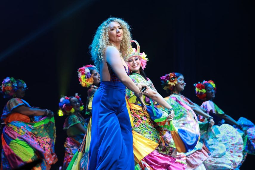Erika Ender celebra su trayectoria con emotivo concierto en Panamá