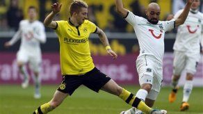 Schalke vence a Wolfsburgo; peruano Farfán anota