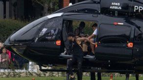 Abogados de mujer que acusó a Neymar dejan el caso alegando divergencias en relato