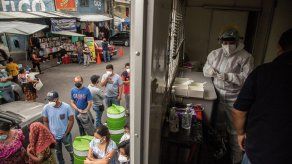 Guatemala se encuentra enfrentando la tercera ola de la covid-19 desde el 14 de junio pasado, cuando la ministra de Salud, Amelia Flores, advirtió sobre su llegada.