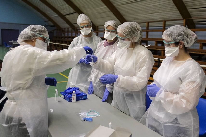 Cerca del 54% de la población mundial ha recibido al menos una dosis de vacuna anticovid.