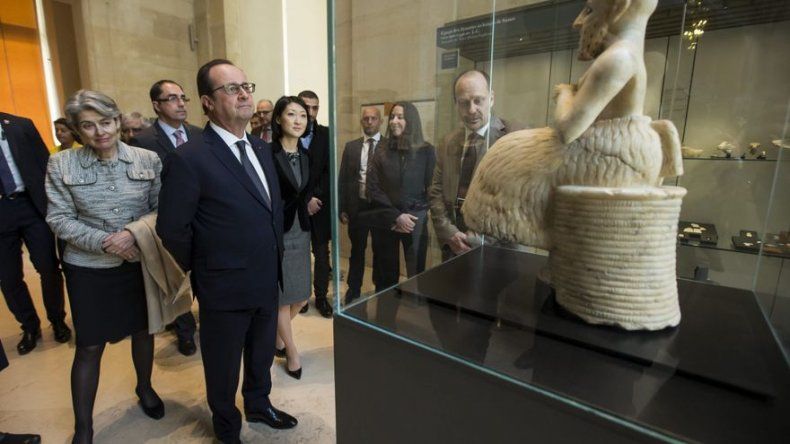 Hollande: El patrimonio también es víctima del terrorismo