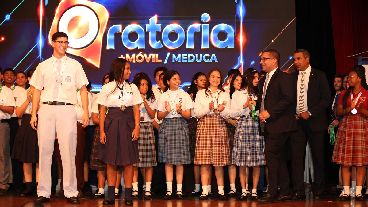 15 semifinalistas del Concurso Nacional de Oratoria.