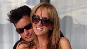 Charlie Sheen rompe su compromiso con la actriz porno Scottine Ross