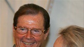 Francia premia a Roger Moore