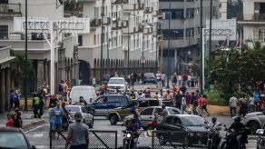 Caraqueños intentan retomar su rutina en medio del racionamiento eléctrico