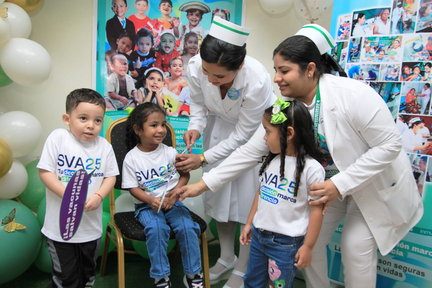 Vacunación por el MINSA