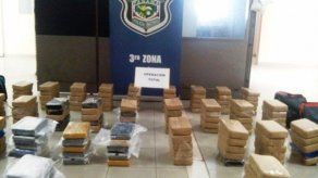 Investigan a tres personas por decomiso de 162 paquetes de droga en Colón