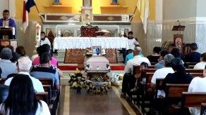 Familiares y amigos despiden a mujer asesinada en Boquete Familiares y amigos despiden a mujer asesinada en Boquete