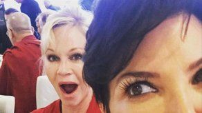Kris Jenner y Melanie Griffith se hacen un selfi con el Dalái Lama