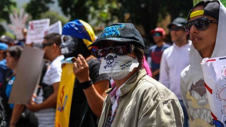 Enfermos de VIH claman por medicinas en visita de directora de OPS a Venezuela