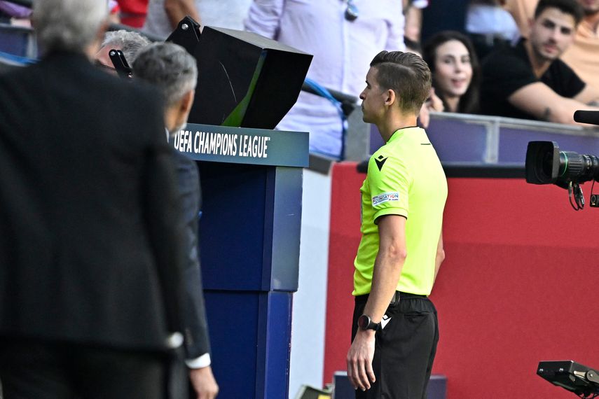 Conversaciones en el VAR podrían ser retransmitidas en vivo