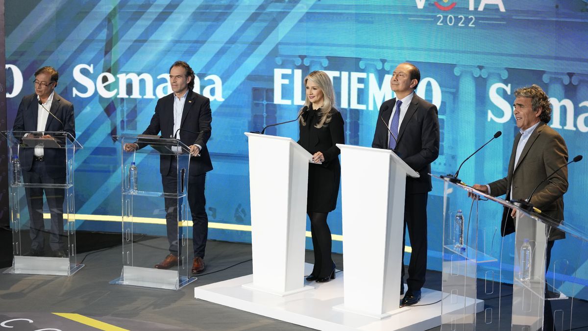 En sus discursos, Petro suele recalcar que Colombia es uno de los países más desiguales de América Latina, mientras promete concentrar su gestión en cerrar brechas y atender a los más vulnerables con empleo en el Estado