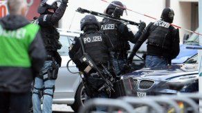 Policía alemana arresta a hombre que tomó rehenes