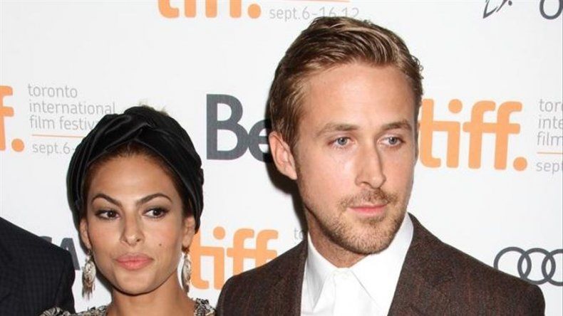 Ryan Gosling y Eva Mendes educan a sus hijas para que sean bilingües