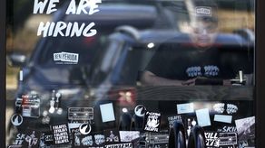 El total de personas en Estados Unidos recibiendo pagos por desempleo subió por 13.000 a 1,51 millones para la semana que concluyó el 5 de noviembre, su nivel más alto en siete meses, pero no preocupante.