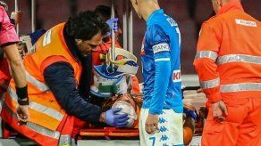 Ospina sale del hospital tras desplomarse en partido del Nápoles