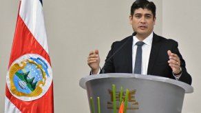 Alvarado irá en bus de hidrógeno a su investidura carbono neutral en C.Rica