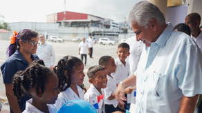 Presidente Mulino visita Colón para la entrega de viviendas.