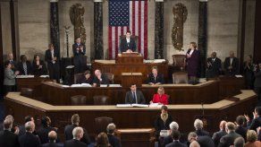 Congreso examina política de Trump hacia Irán