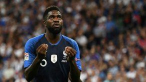 Umtiti se someterá a un tratamiento de la rodilla en Doha