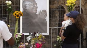 En todos los ámbitos, Desmond Tutu﻿&nbsp;criticó el status quo en temas como la raza, los derechos de los homosexuales o incluso dio su apoyo al movimiento en favor de la muerte asistida.