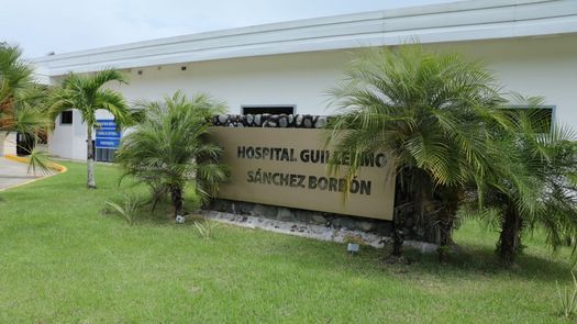 Evacúan hospital del MINSA en Isla Colón 