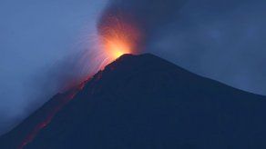 Volcán de Fuego incrementa fase eruptiva en Guatemala