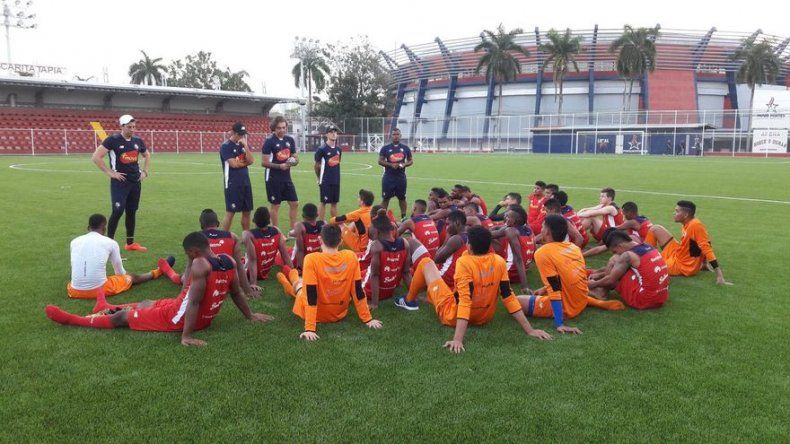 Sub-20 vence al Sporting San Miguelito en fogueo