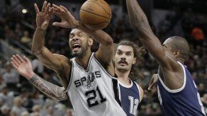 Spurs arrasan a OKC en el primer partido