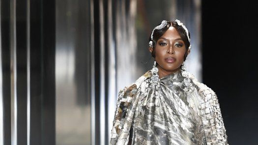Naomi Campbell se niega a dormir con aire acondicionado: Creo que produce arrugas