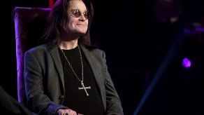 Ozzy Osbourne cree que los gobiernos ocultan la existencia de vida extraterrestre