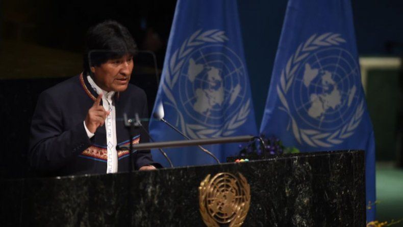 Morales ataca a EEUU por política antidroga antes de viajar a Cuba