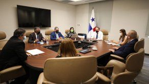 Reunión encabezada por el presidente de la República, Laurentino Cortizo para dar seguimiento a la estrategia para el desarrollo de un hub farmacéutico en Panamá.